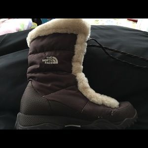 Women’s North Face winter boots
